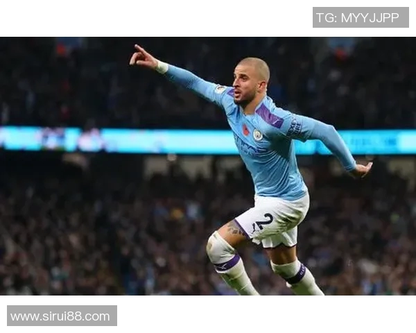 帅气足球明星男生的魅力瞬间与时尚风采展示